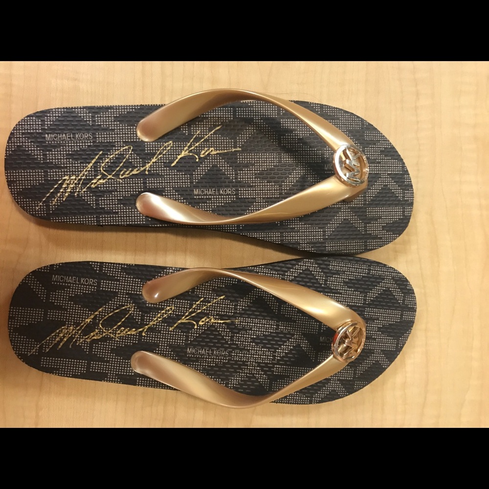 Michael Kors Flip Flops Size 7.5